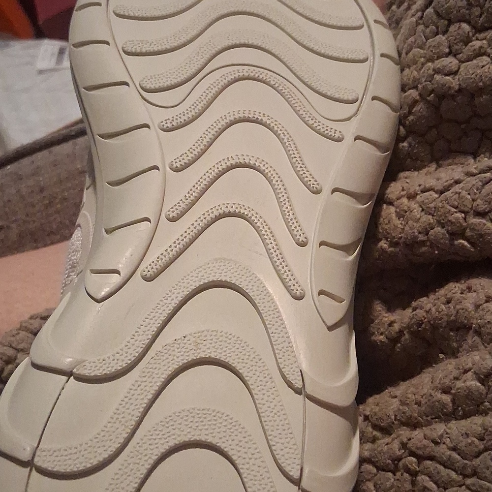 Unisex Soulsfeng White Sneakers Size 12 – NWT, Versatile Everyday Comfort - Picture 3 of 5